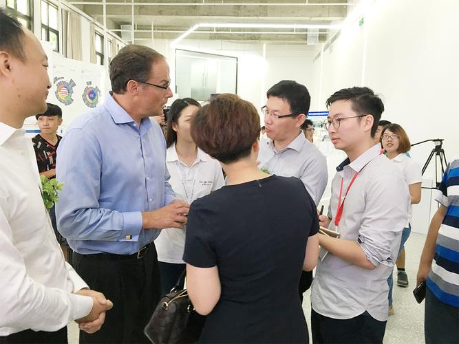 北京陪同口譯服務(wù)費多少錢尚語翻譯公司